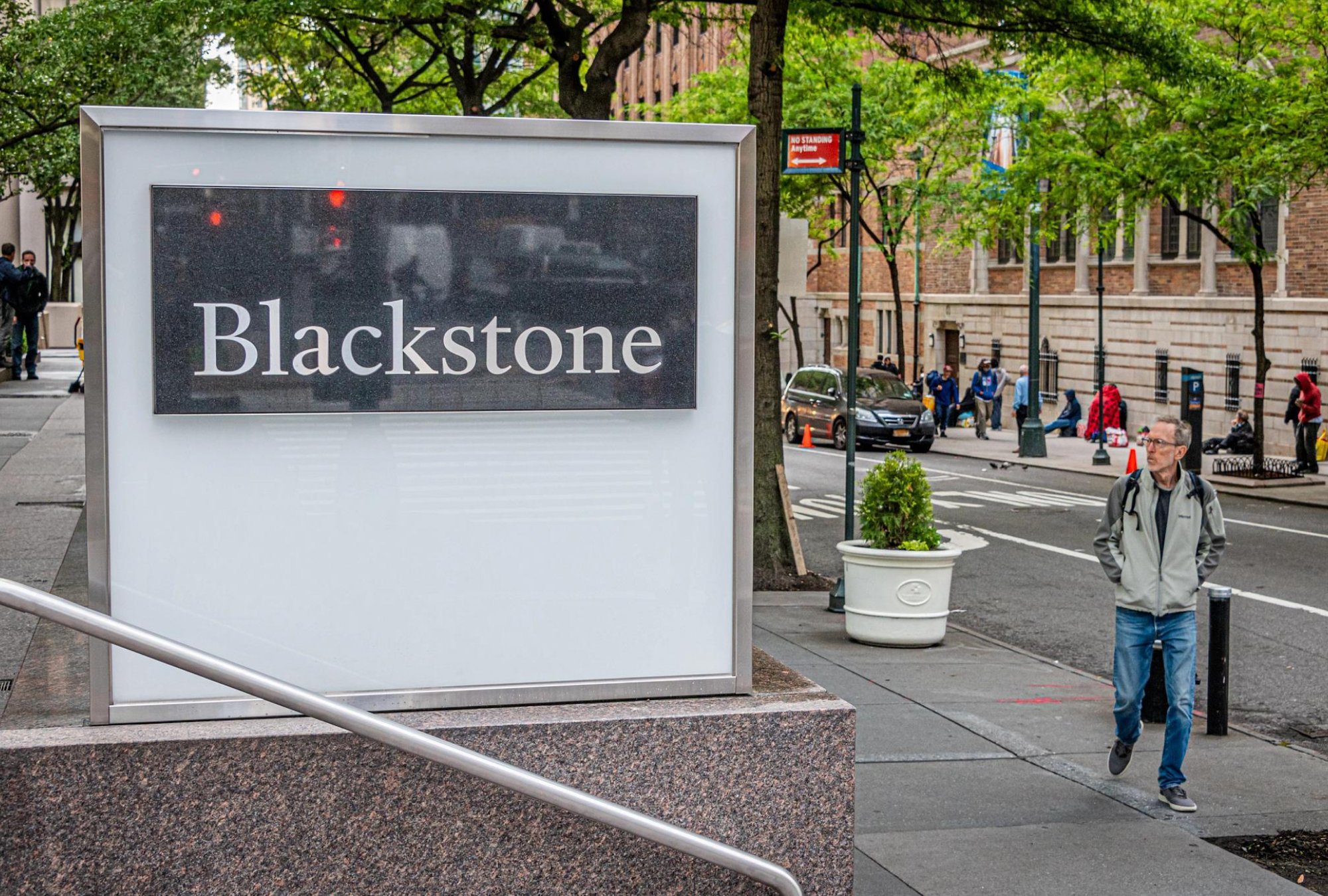 Private Equity Funds, Flush With $300 Billion, Stand Ready To Pounce as Recession Fears Fade