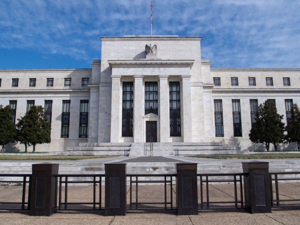 Traders Add to Bets on Three Fed Rate Cuts in 2024